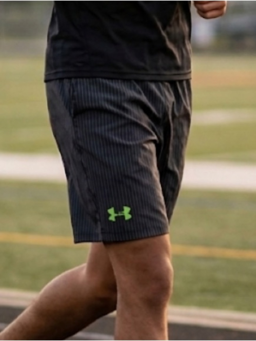 Under Armour Youth Boys Shorts XL Adjustable Waist Athletic Gym Striped Shorts